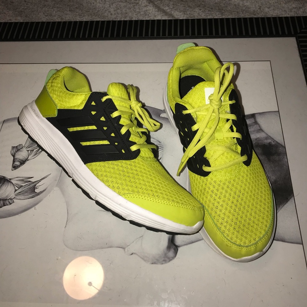 Adidas sneakers size 8.5 men’s